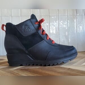 Sorel Women's Black Boots with Red Laces